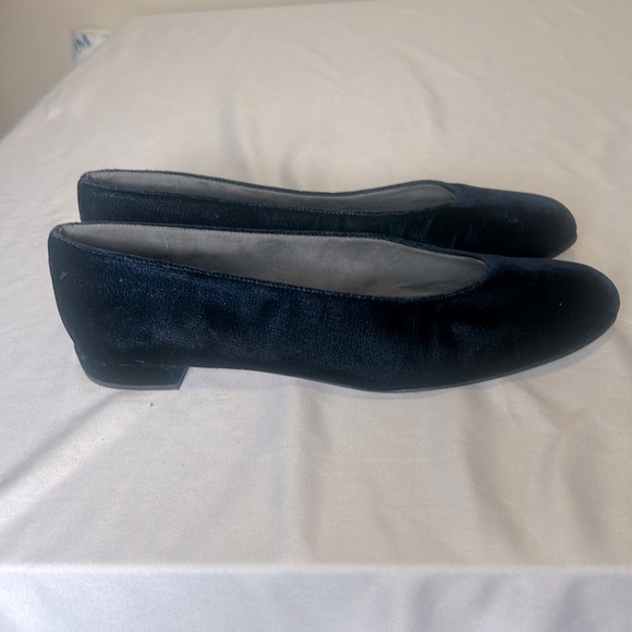 Stuart Weitzman Navy Blue Velvet Suede Chicflats Slip On Women’s Size 9.5 M - Picture 10 of 16